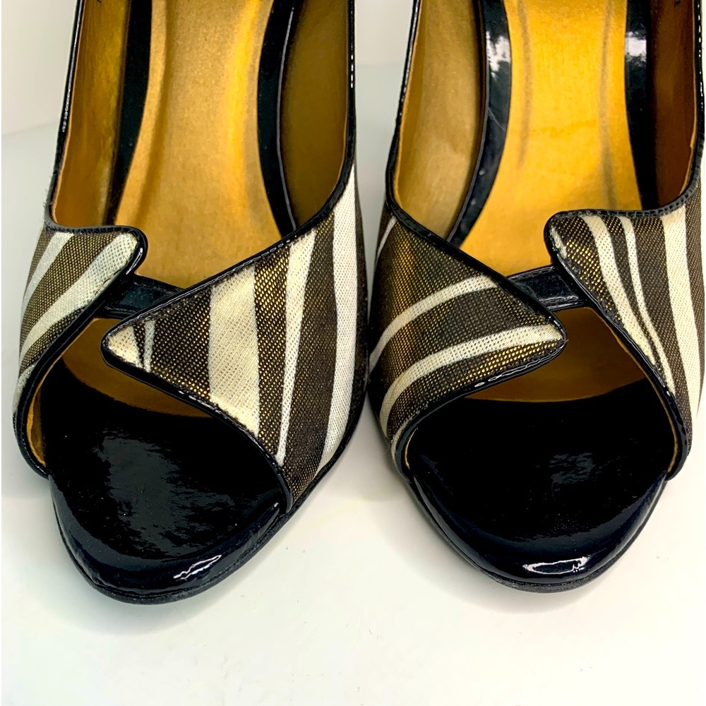 Carlos by Carlos Santana 8 Black/White Zebra pattern heel with gold throughout